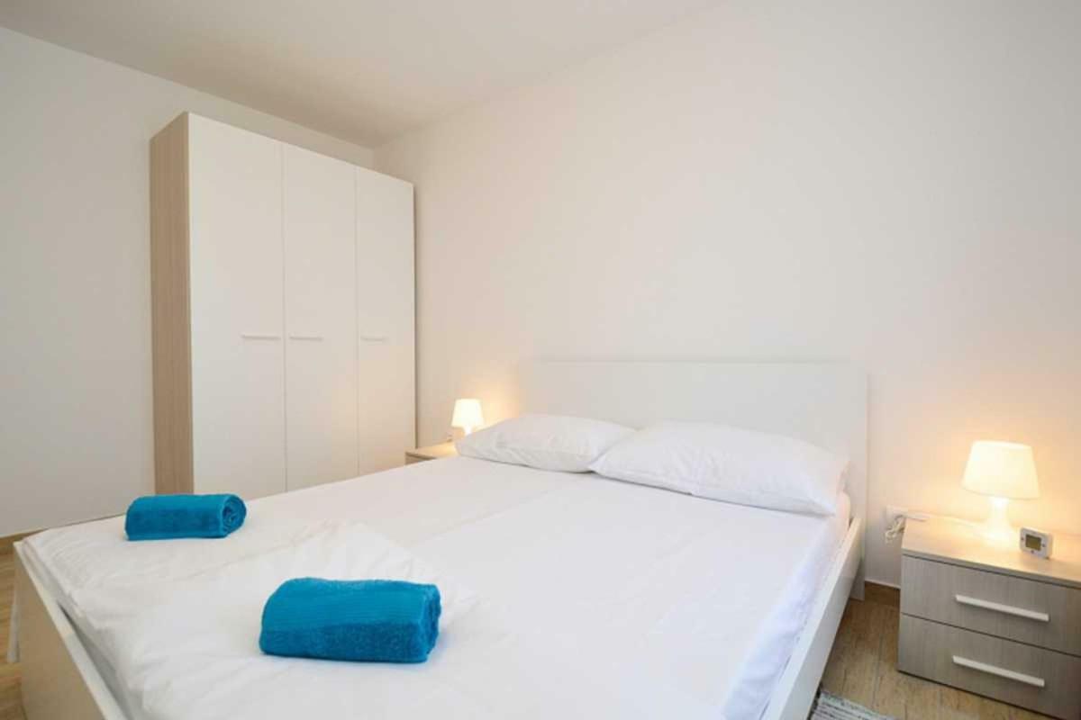 Leut Apartment, 3Min Beach, 15Min Center Pula Bagian luar foto