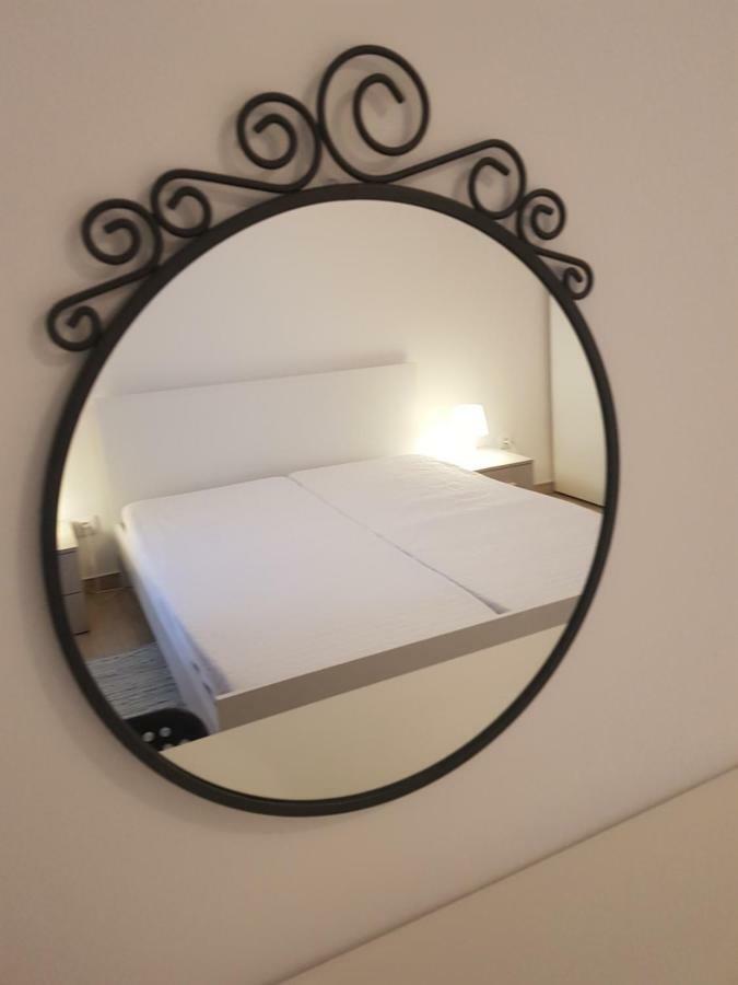 Leut Apartment, 3Min Beach, 15Min Center Pula Bagian luar foto